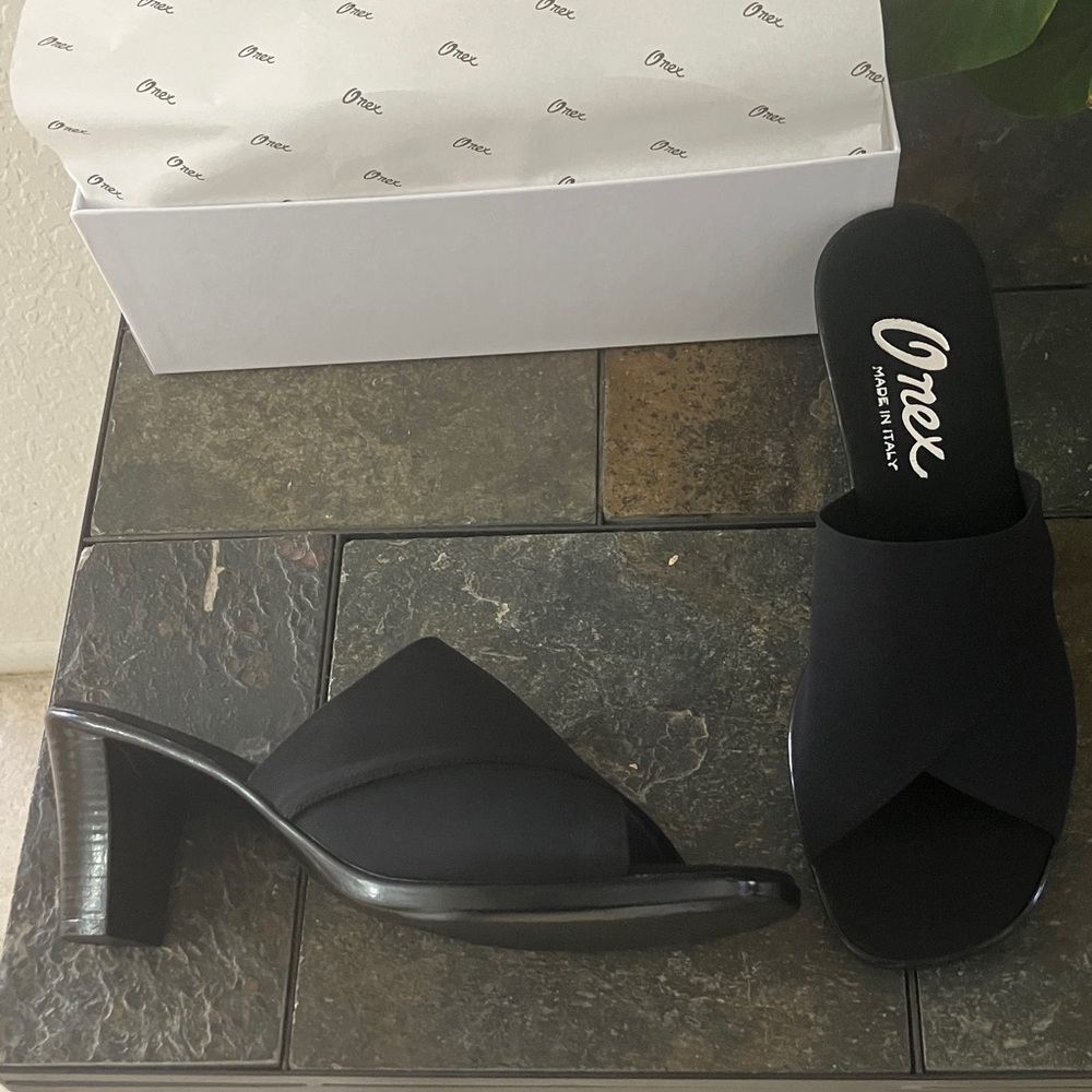 Onex Black Crisscross Slide Mules with Block Heel Style Crista Size 11 NEW
